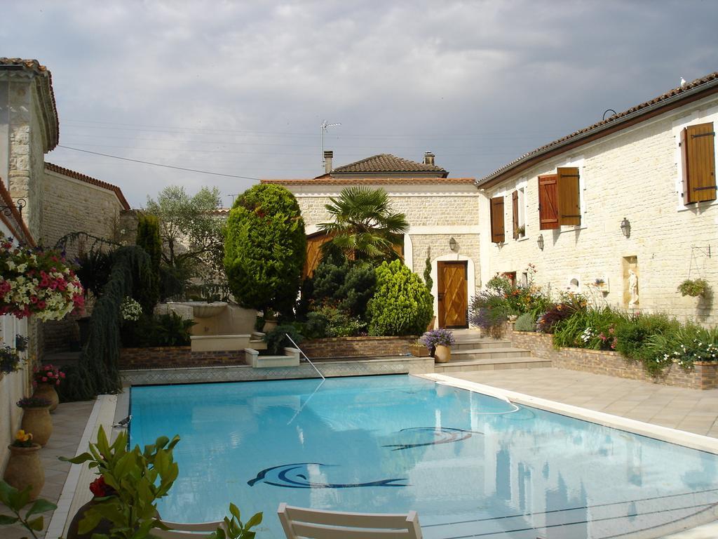 La Fontaine Des Arts Bed and Breakfast Mansle-les-Fontaines Εξωτερικό φωτογραφία
