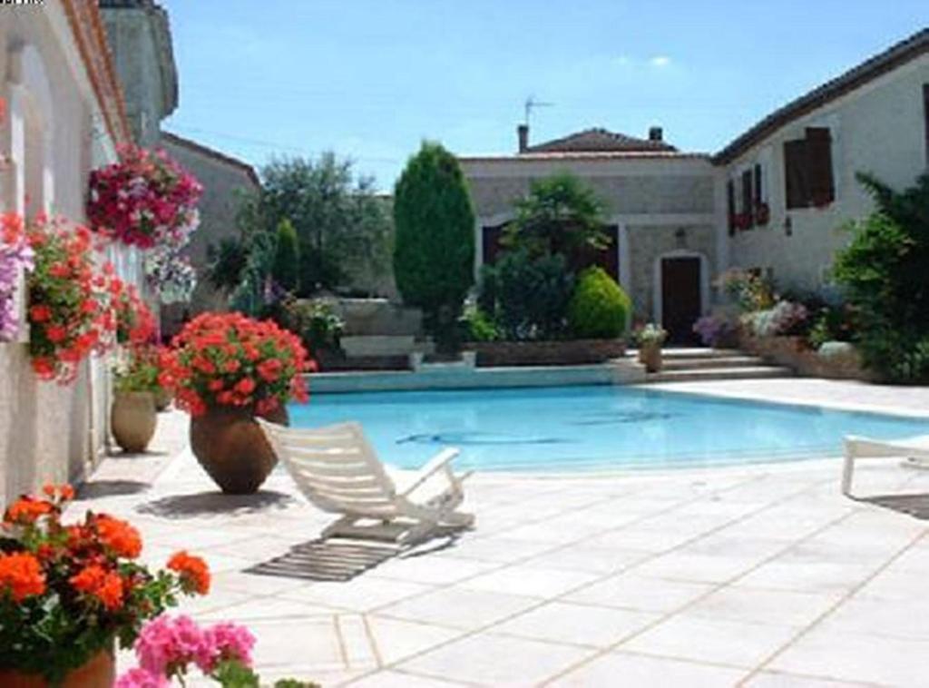 La Fontaine Des Arts Bed and Breakfast Mansle-les-Fontaines Εξωτερικό φωτογραφία