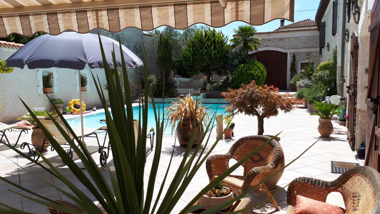 La Fontaine Des Arts Bed and Breakfast Mansle-les-Fontaines Εξωτερικό φωτογραφία