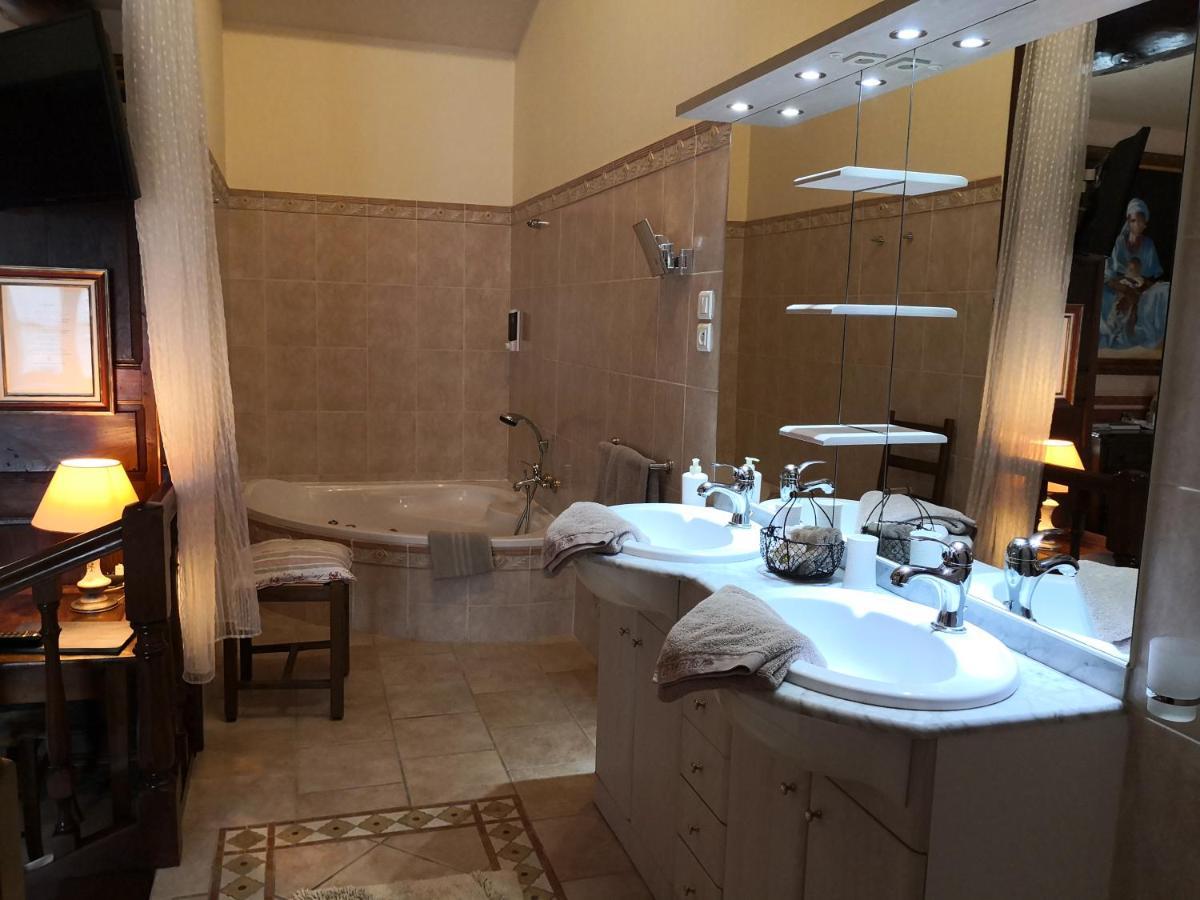 La Fontaine Des Arts Bed and Breakfast Mansle-les-Fontaines Εξωτερικό φωτογραφία